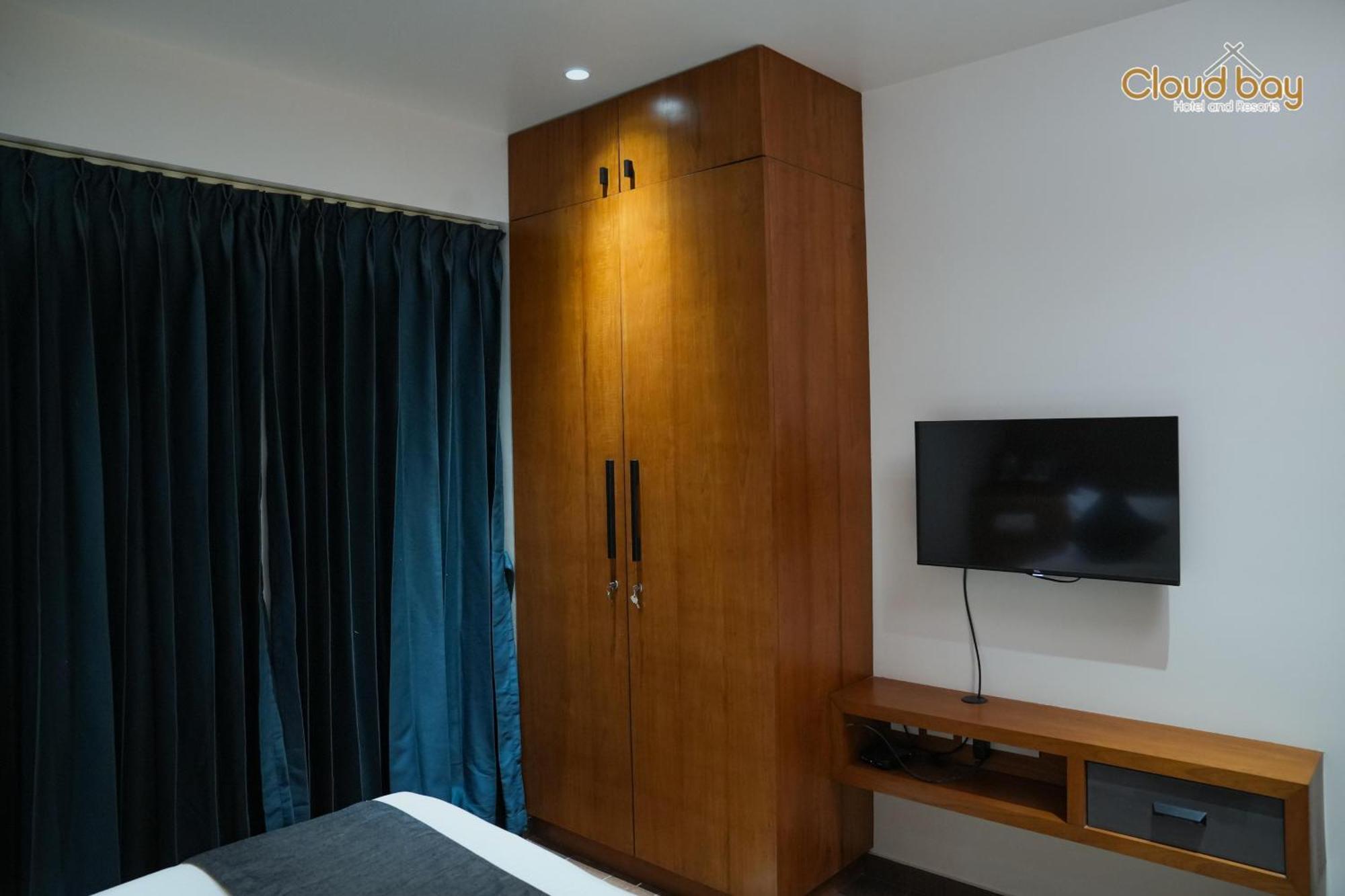 Hotel Cloud Bay Manjeri Exterior photo